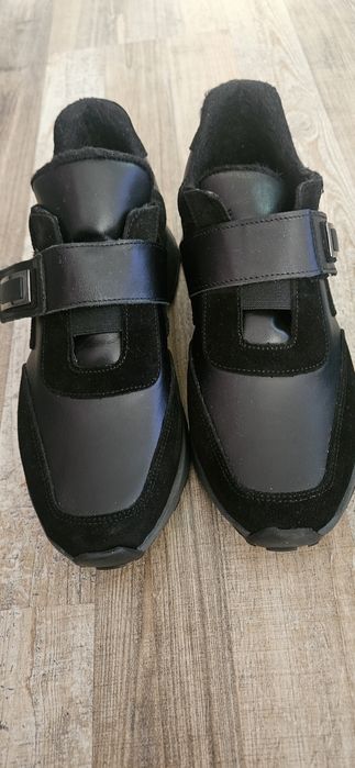 Маратонки с мека подплата