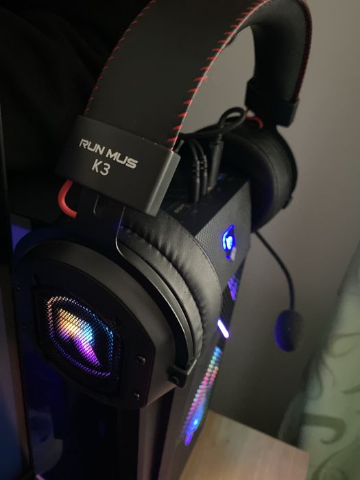 Casti gaming cu microfon