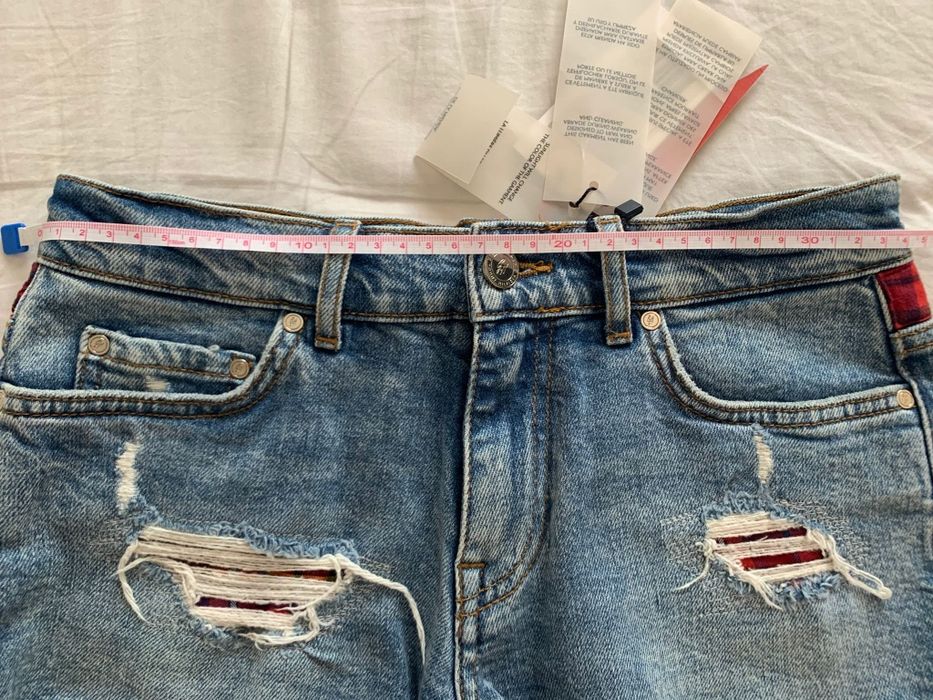 Pantaloni scurti GIGI HADID  Tommy Hilfiger marimea 25 sexy