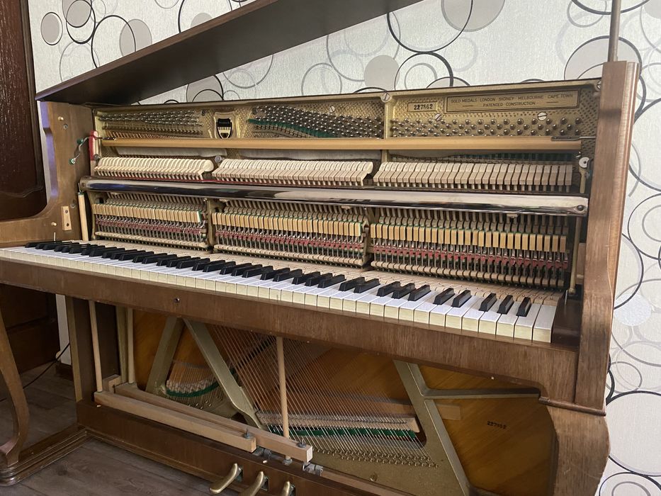 Фортепиано WEINBACH