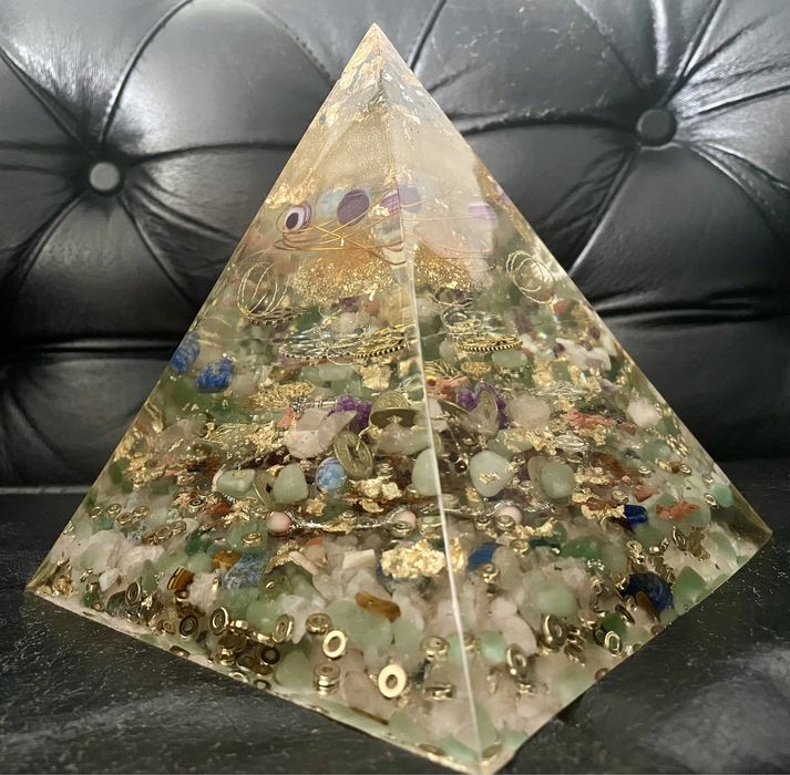 Ръчно изработен оргонит “Щастлива съдба”, размер 15/15 см.