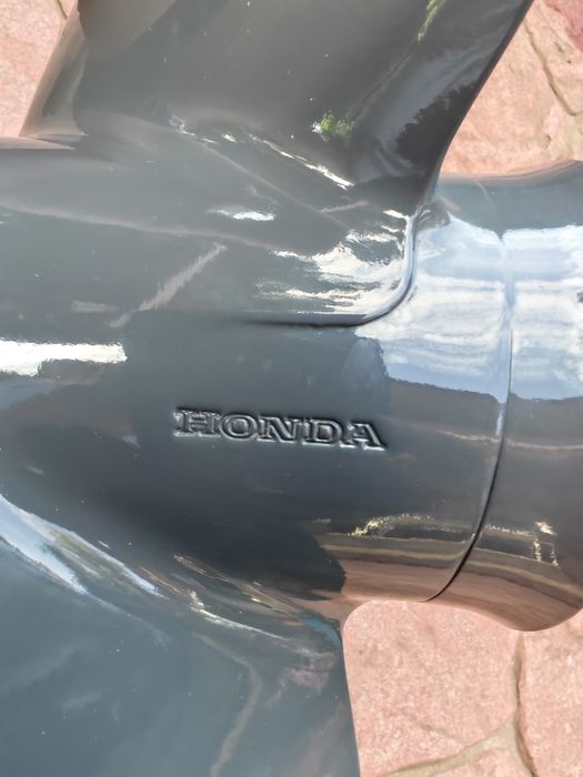 Vând elice marca Honda nouă.