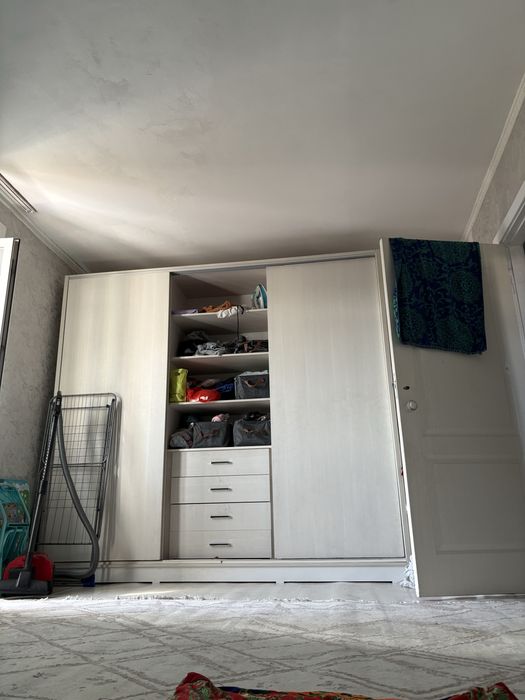 Продам шкаф купейный дверей