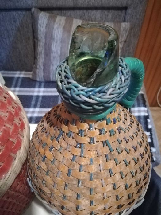 Стари дамаджани от едно време. Стават за декорация