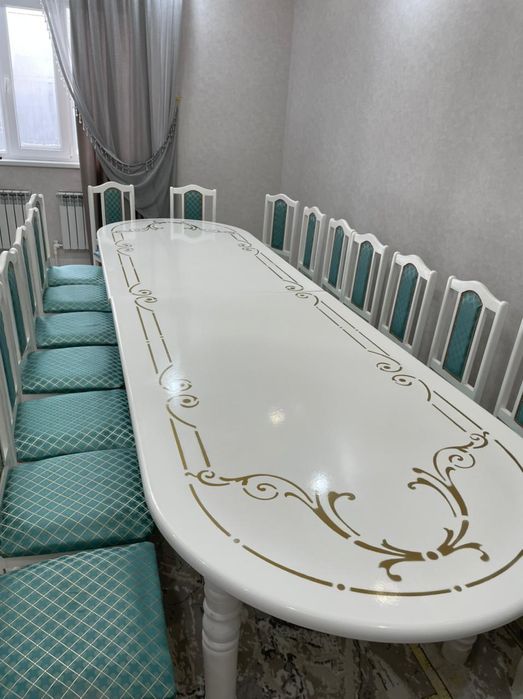 Продам стол стульями