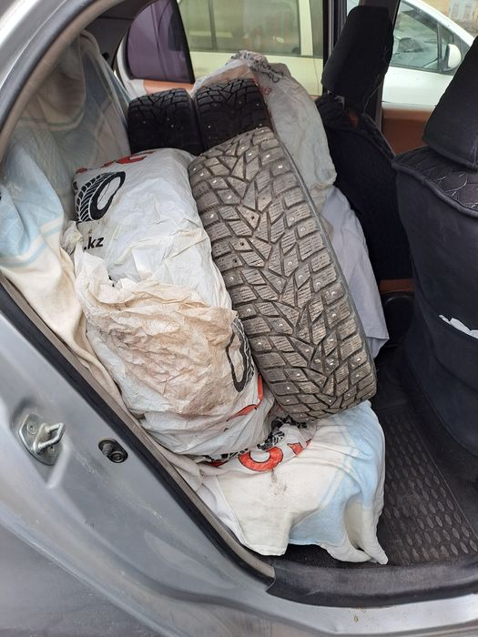 Продам Тойота Ярис хэтчбэк