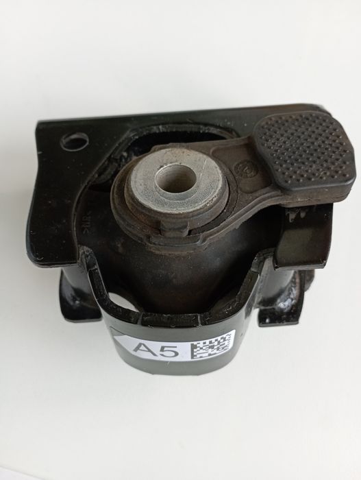 Продам подушку двигателя.