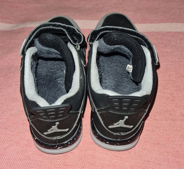 Кроссовки, чешки