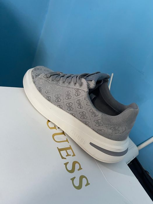 Adidasi GUESS originali