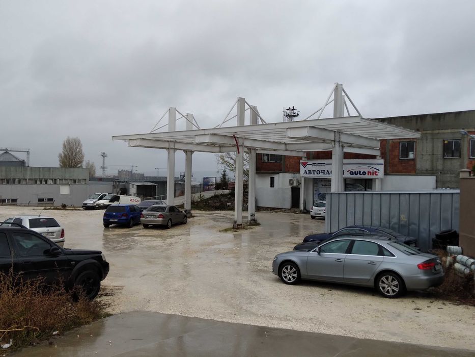 Метални профили (навес за бензиностанция)