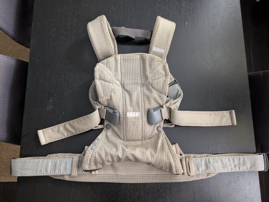 Marsupiu pentru bebelusi 3,5-15kg BabyBjorn One Air 3D Mesh Greige