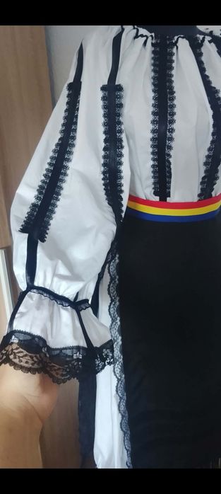 Costum popular mărimea M-L, nou