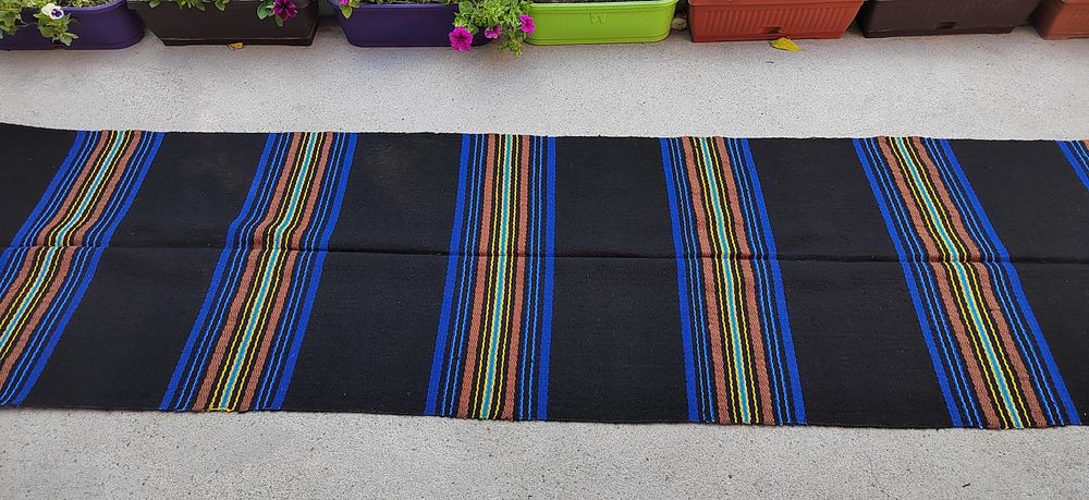 Ръчно тъкани черги с фолклорни мотиви