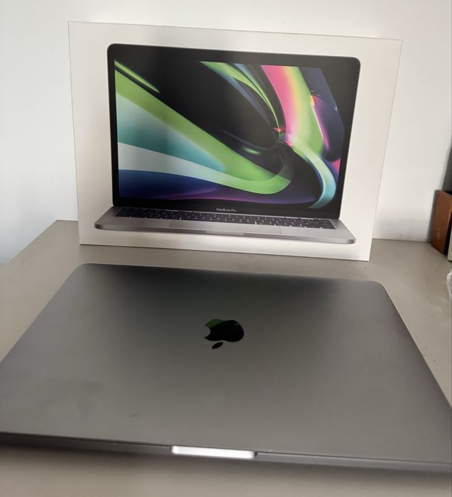 MacBook Pro M1 512GB + Magic keyboard - Stare Perfectă, Detailing Proaspăt