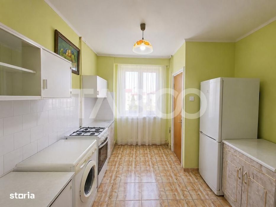 Apartament decomandat vanzare3 camere 66 mpu pivnita Mihai Viteazul
