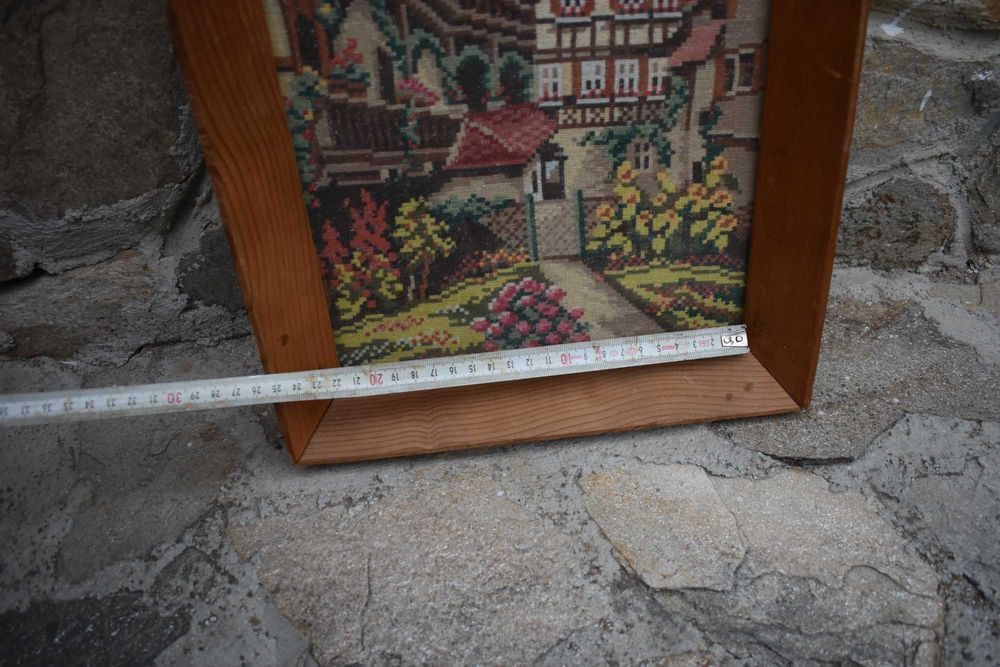 Гоблен рамкиран остъклен. Цена 155лв