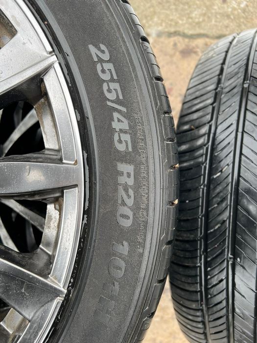 Продам корейские шины 20 размера