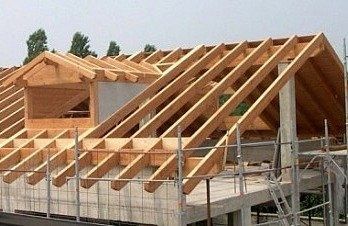 Executam acoperișuri