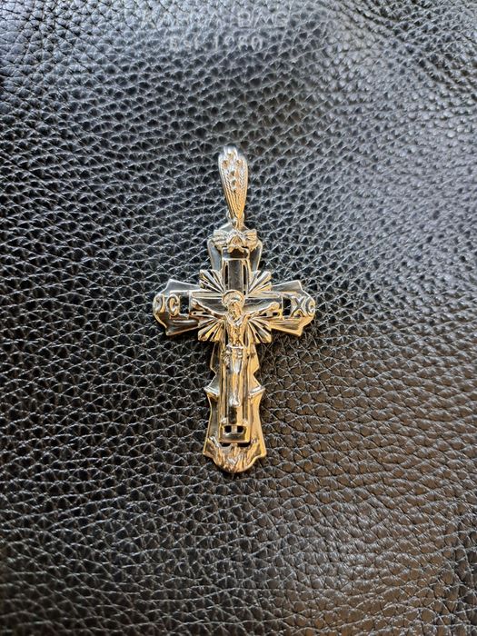 Продам серебряный крест