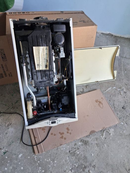 Centrală termică Ariston 24 kW – pentru piese / reparat