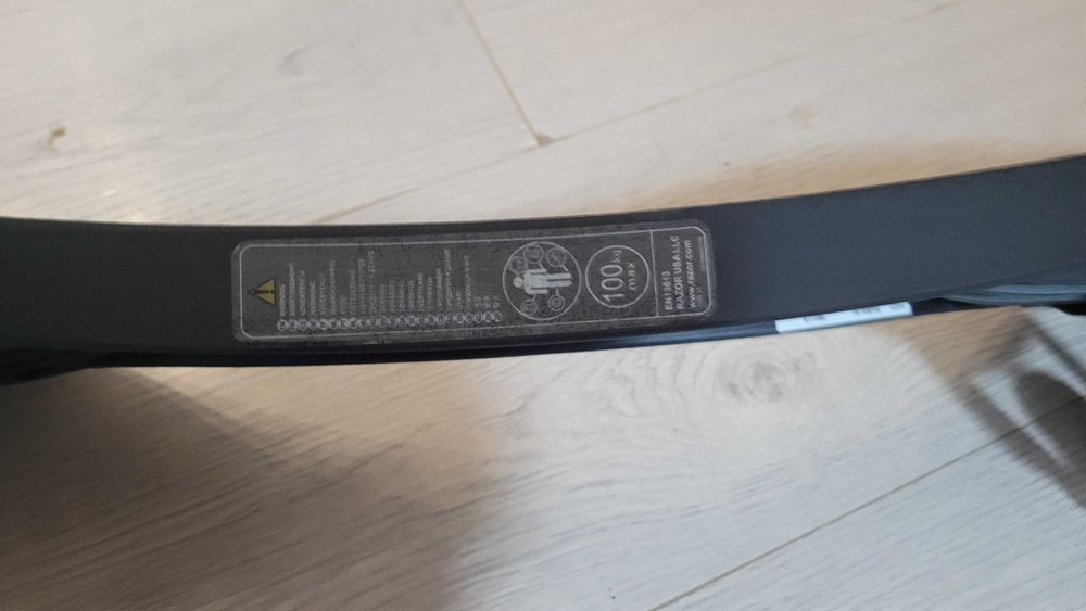 Waveboard : skateboard cu 2 roti.