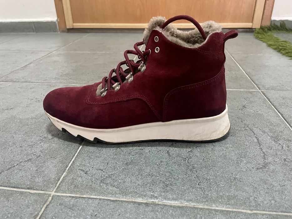 Обувки с пух