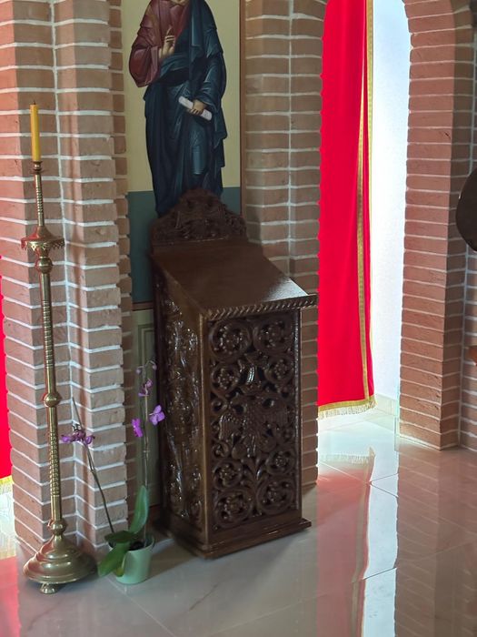 Iconostasul wow    lemn stejar