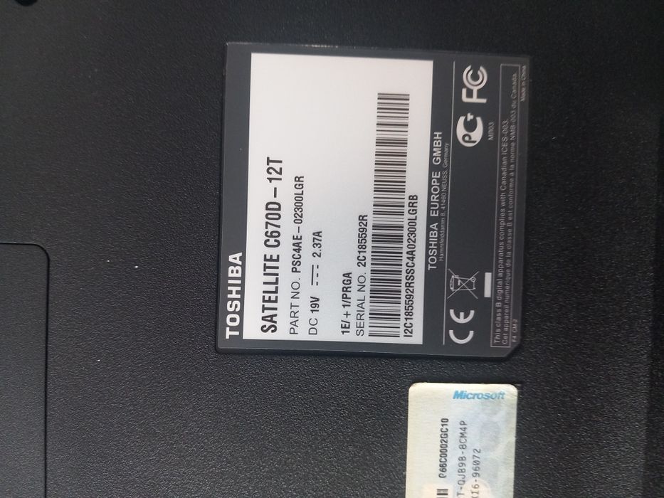 Laptop Toshiba 17.3" - AMD E450 - 1.65 - 160GB - 8GB ram Windoes 7