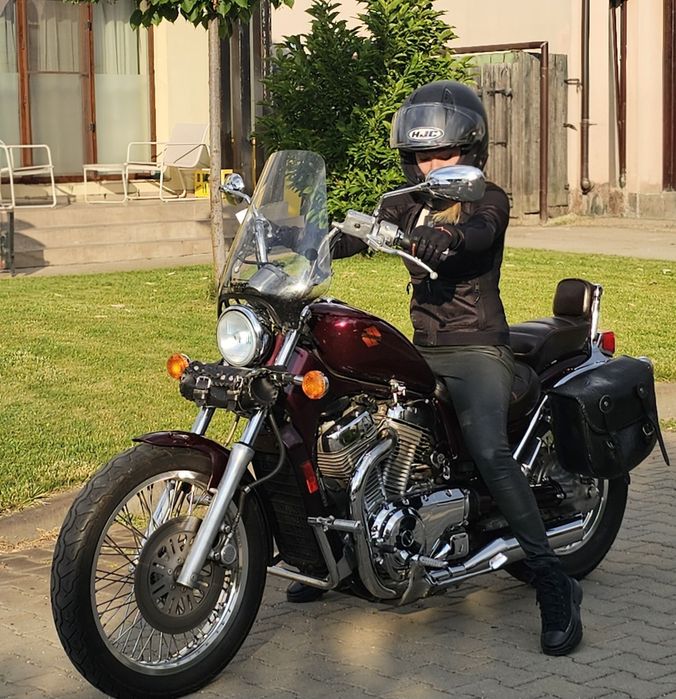 SUZUKI VS 700 INTRUDER  1987/ Stare foarte bună.