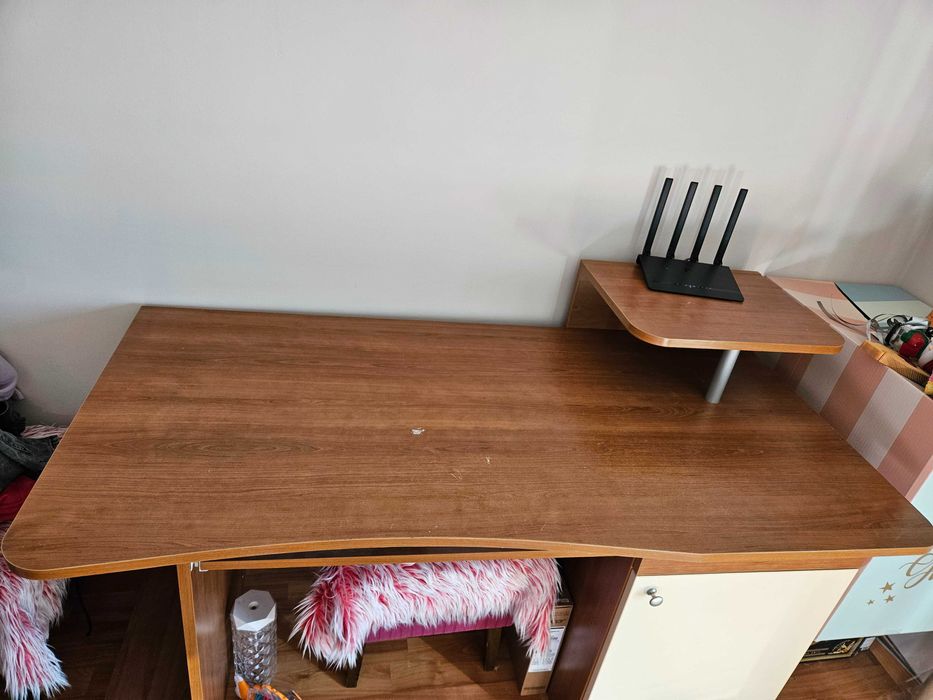 Голямо бюро правено по поръчка