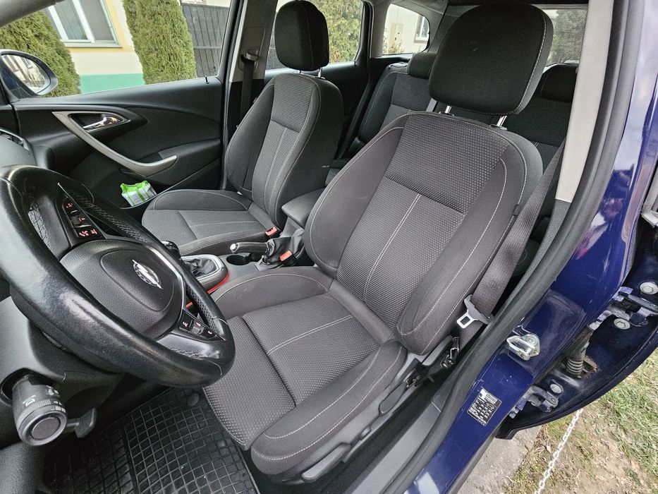 Opel Astra J (Sports Tourer)