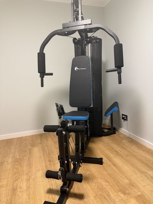 Aparat multifunctional FitTronic® Atletic 500, 45 kg incluse, presa picioare, biceps, bara tractiune