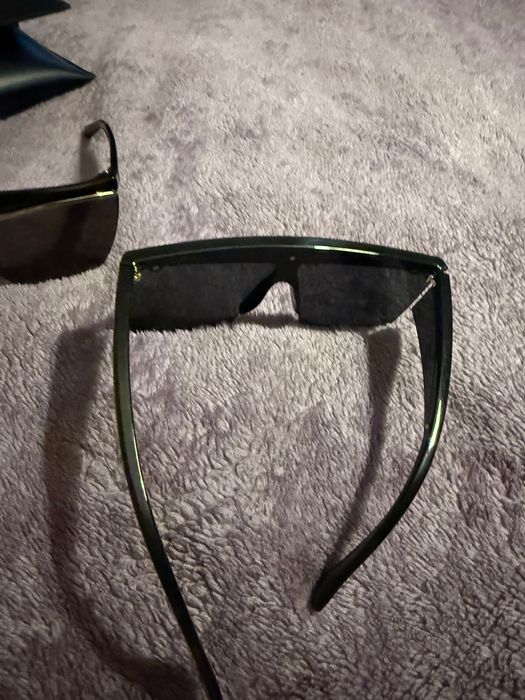 Продавам слънчеви очила Версаче -закупувани от Оптика Леонардо