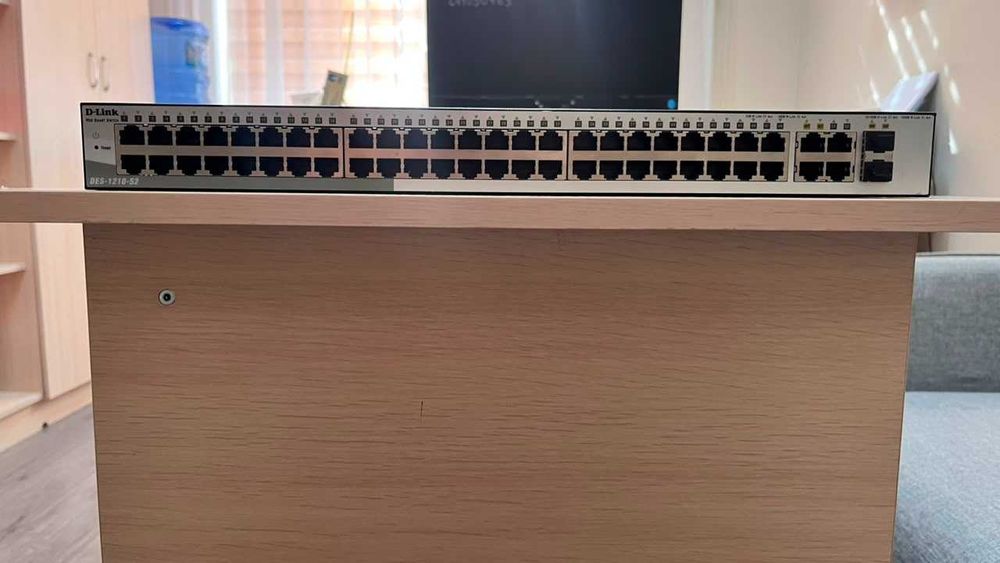 Коммутатор D-Link DES-1210-52