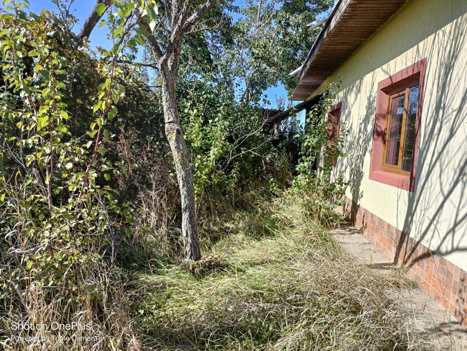 Casă de vânzare în comuna Hălăucești – 176 mp utili, teren 1.600 mp
