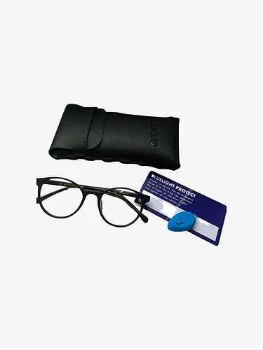 Высокотехнологичные компьютерные очки.