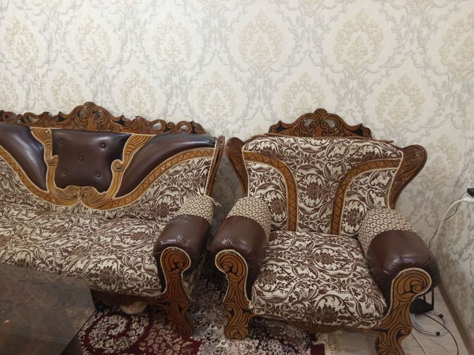 Срочно продам комплект гостиной мебели