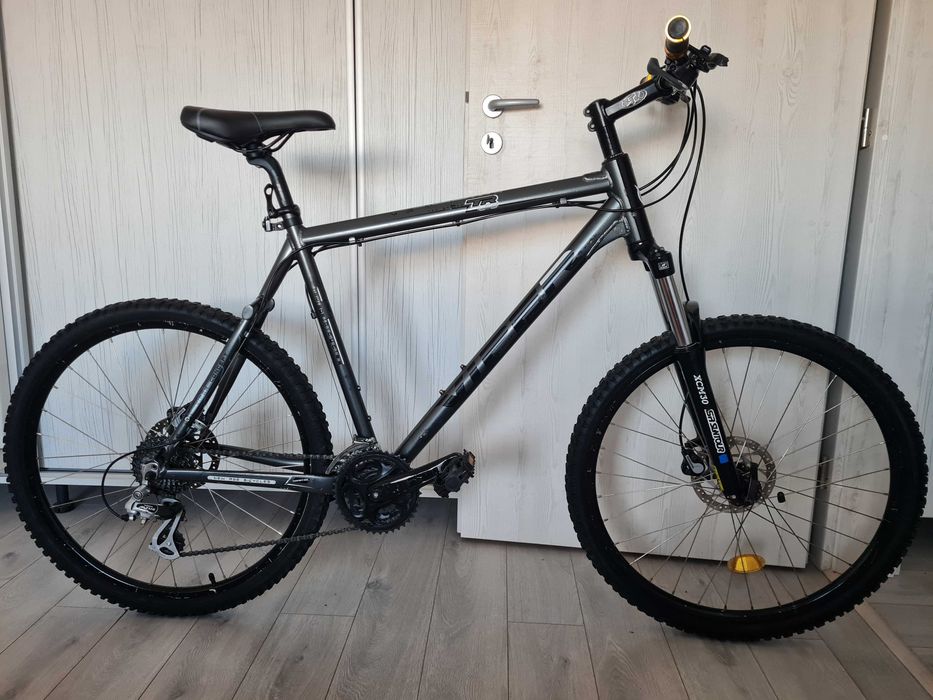 Bicicleta MTB aluminiu roți 26 frane disc hidraulice