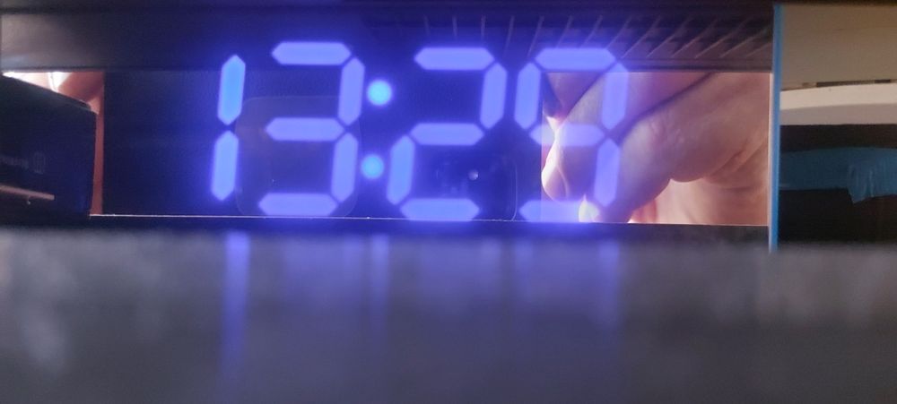 Продам настольные часы