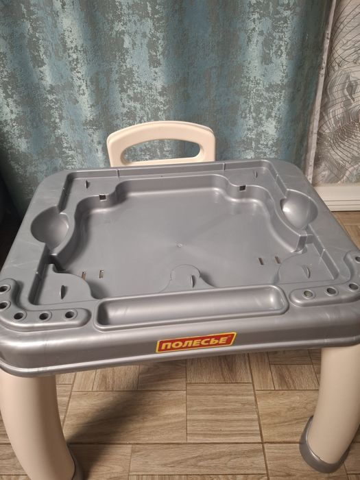 Продам столик Полесье