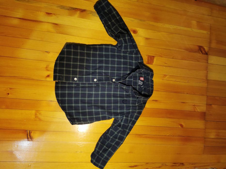 Продам рубашку на мальчика 2-3 годика