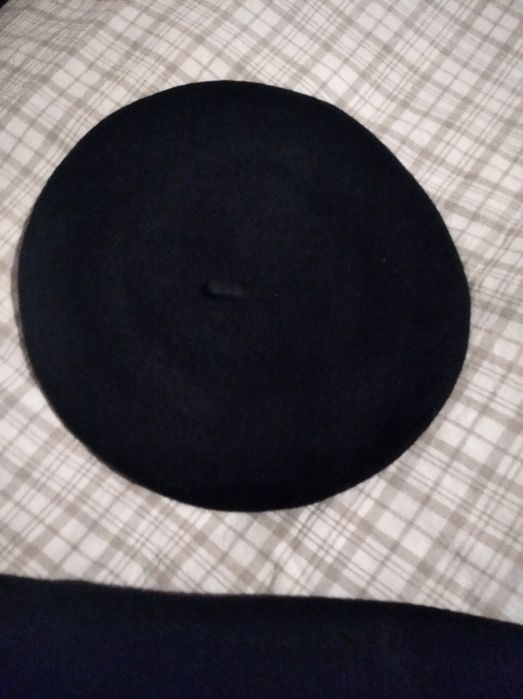 Шал и баретка нови само за 8лв.всичко