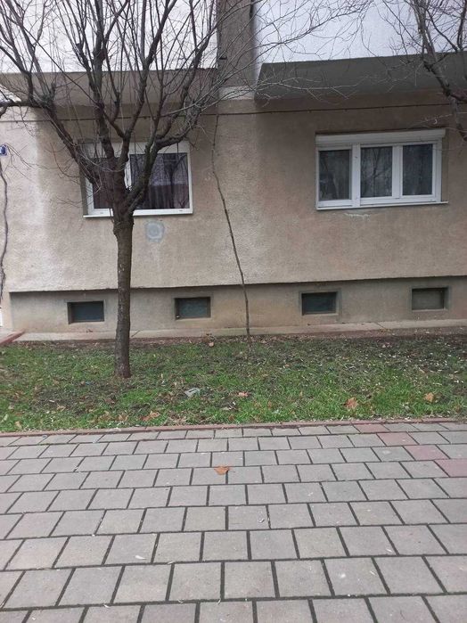 Apartament 3 camere de vanzare