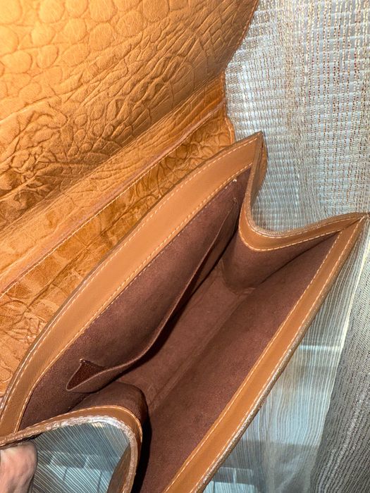 Дамска чанта естествена кожа.