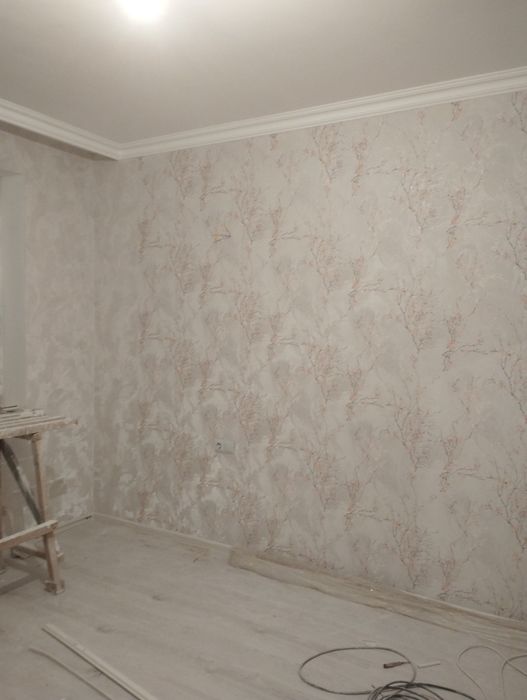 Клею обои, галтели