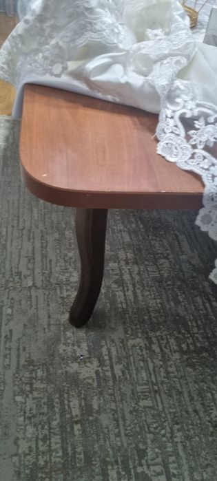 Продам срочно ..Стол для гостиной