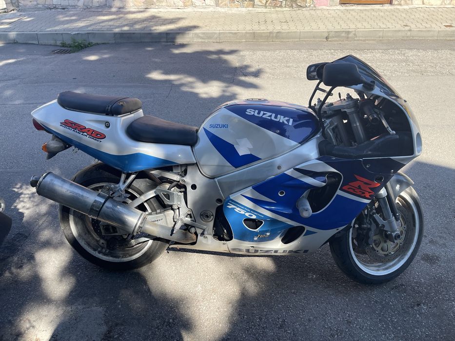 Suzuki SRAD 750i на части