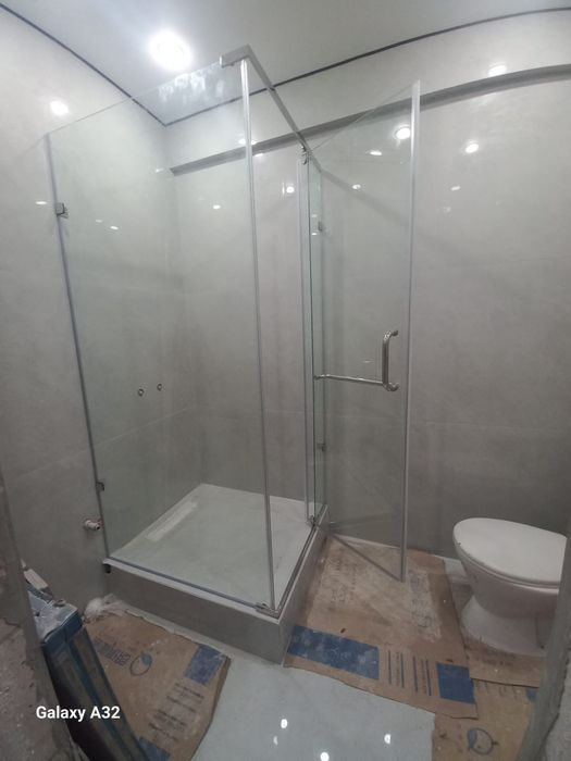 Душ кобина  зеркала делаем замер бесплотна 2 года гарантия