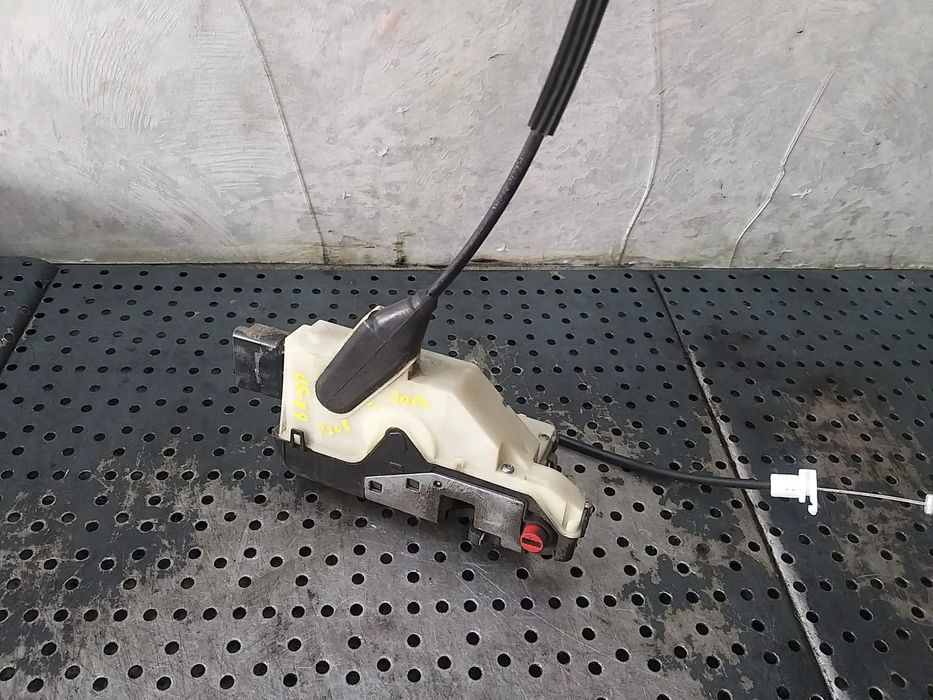 Broasca usa dreapta spate peugeot 208 ca cc 9688080780