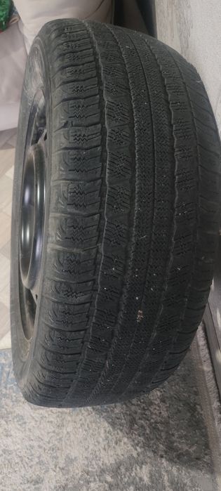 Продам шина с диском на камри 35